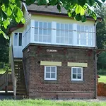 The Signal Box At Cliburn Station Feriehus *